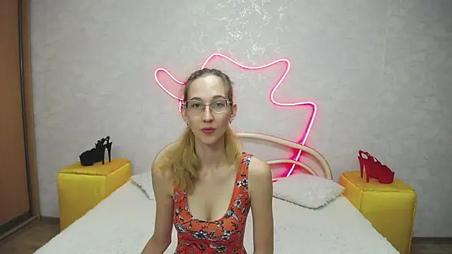 Snapshot of KlaryBrait chatting on 20, 9, 2025 KlaryBrait online show from 20, 9, 2025