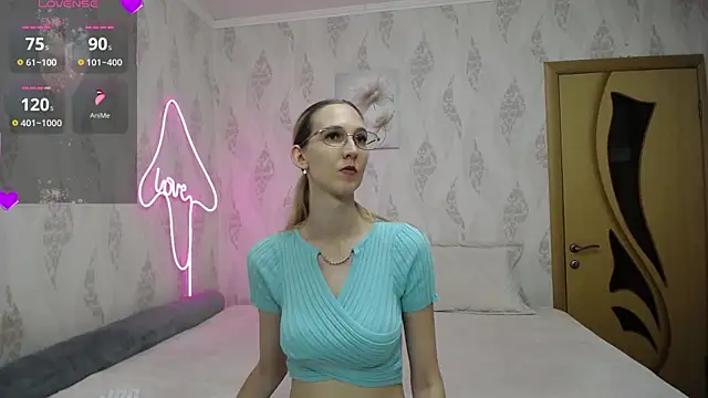 Snapshot of KlaryBrait chatting on 9, 7, 2026 KlaryBrait online show from 9, 7, 2026