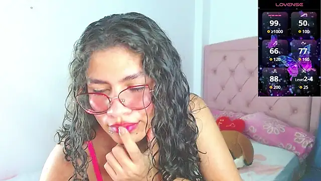 Snapshot of Cynthia_hazel chatting on 7, 10, 2025 Cynthia hazel online show from 7, 10, 2025