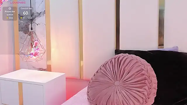 SalommeFlores online show from 12, 2, 2025