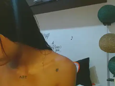 Snapshot of dulcelatina222 chatting on 27, 12, 2024 dulcelatina222 online show from 27, 12, 2024