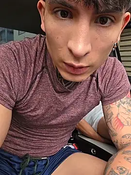 Snapshot of christangel_96_ chatting on 21, 10, 2025 christangel 96  online show from 21, 10, 2025