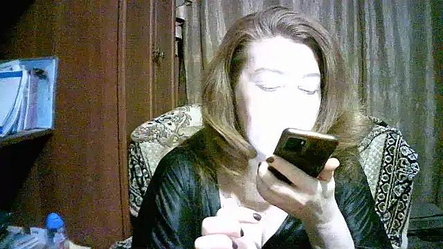 Snapshot of Madame-Butterfly chatting on 18, 9, 2025 Madame-Butterfly online show from 18, 9, 2025