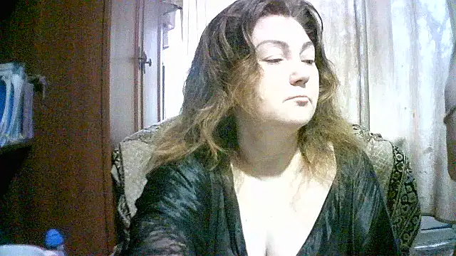 Snapshot of Madame-Butterfly chatting on 13, 10, 2025 Madame-Butterfly online show from 13, 10, 2025