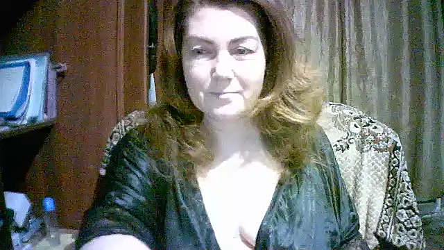 Snapshot of Madame-Butterfly chatting on 2, 11, 2025 Madame-Butterfly online show from 2, 11, 2025