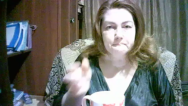 Snapshot of Madame-Butterfly chatting on 4, 11, 2025 Madame-Butterfly online show from 4, 11, 2025