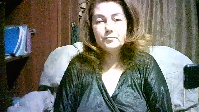 Snapshot of Madame-Butterfly chatting on 8, 11, 2025 Madame-Butterfly online show from 8, 11, 2025