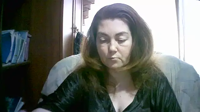 Snapshot of Madame-Butterfly chatting on 13, 11, 2025 Madame-Butterfly online show from 13, 11, 2025