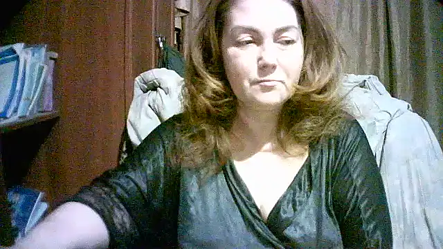 Snapshot of Madame-Butterfly chatting on 13, 11, 2025 Madame-Butterfly online show from 13, 11, 2025