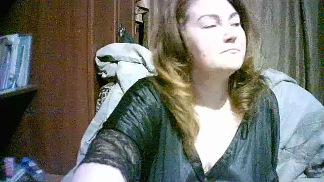 Snapshot of Madame-Butterfly chatting on 16, 11, 2025 Madame-Butterfly online show from 16, 11, 2025