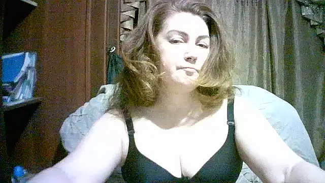 Snapshot of Madame-Butterfly chatting on 19, 11, 2025 Madame-Butterfly online show from 19, 11, 2025