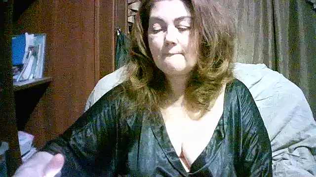 Snapshot of Madame-Butterfly chatting on 21, 11, 2025 Madame-Butterfly online show from 21, 11, 2025