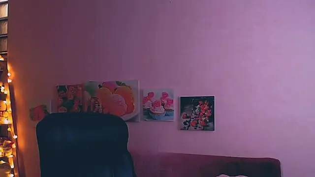 Hot Milady online show from 27, 1, 2025