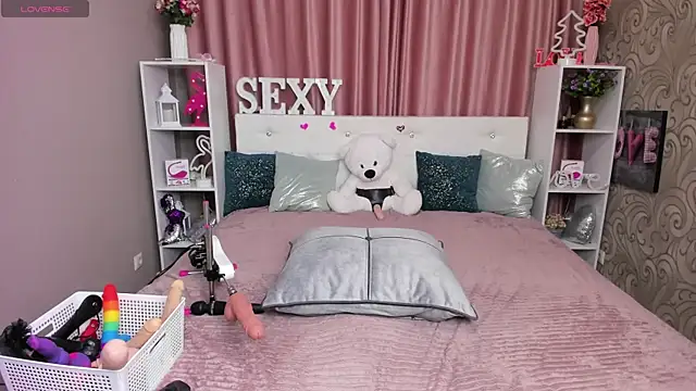 Snapshot of KattyPeachX chatting on 14, 2, 2025 KattyPeachX online show from 14, 2, 2025