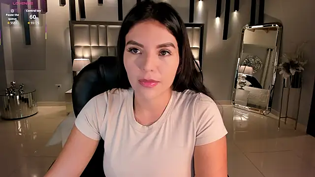 Snapshot of ValeriaRoldanX chatting on 19, 11, 2025 ValeriaRoldanX online show from 19, 11, 2025