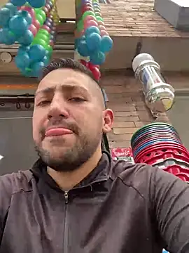 JuanZapata33 online show from 17, 12, 2024