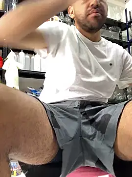 JuanZapata33 online show from 8, 1, 2025