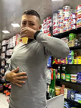 JuanZapata33 online show from 3, 10, 2025