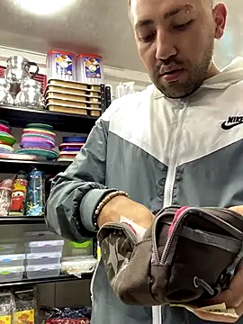 JuanZapata33 online show from 15, 11, 2025