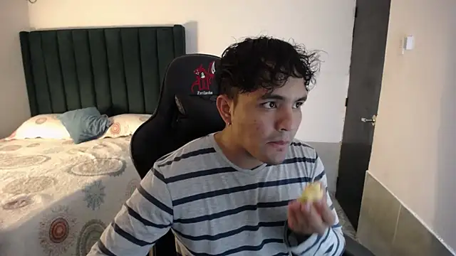 man dur07 online show from 21, 11, 2025