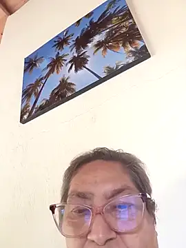 Snapshot of florecita69 chatting on 28, 4, 2026 florecita69 online show from 28, 4, 2026