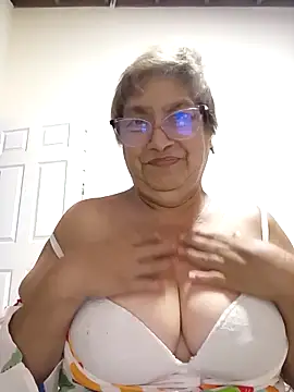 Snapshot of florecita69 chatting on 6, 5, 2026 florecita69 online show from 6, 5, 2026
