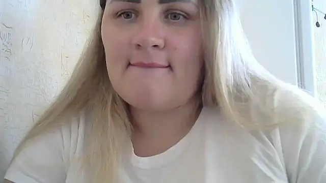 Snapshot of Honeydew-Waves chatting on 9, 9, 2025 Honeydew-Waves online show from 9, 9, 2025