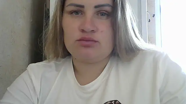 Snapshot of Honeydew-Waves chatting on 15, 9, 2025 Honeydew-Waves online show from 15, 9, 2025