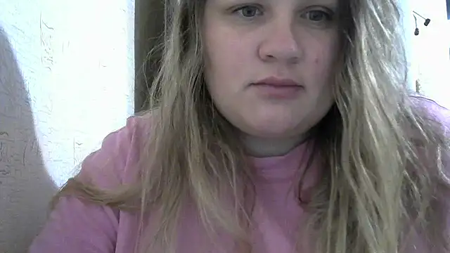 Snapshot of Honeydew-Waves chatting on 14, 12, 2025 Honeydew-Waves online show from 14, 12, 2025