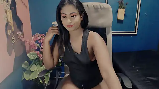 Snapshot of Littleindianmilf chatting on 18, 9, 2025 Littleindianmilf online show from 18, 9, 2025