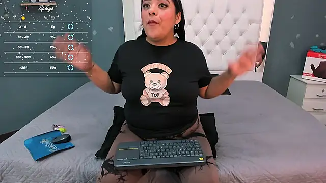 Snapshot of brendamaz chatting on 13, 11, 2025 brendamaz online show from 13, 11, 2025