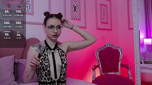 Abby  White online show from 25, 2, 2025