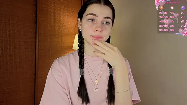 MaryJacksoon online show from 3, 11, 2025