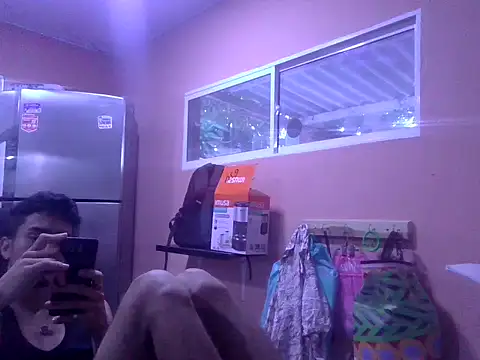 jeremy scott online show from 28, 9, 2025