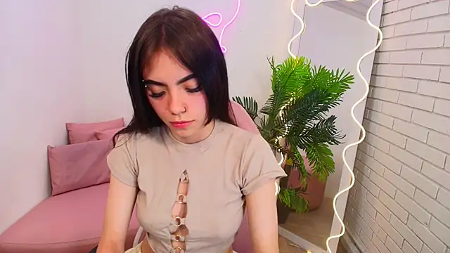 Snapshot of Roxanne_tay chatting on 11, 12, 2024 Roxanne tay online show from 11, 12, 2024