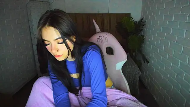 Snapshot of Roxanne_tay chatting on 30, 12, 2024 Roxanne tay online show from 30, 12, 2024