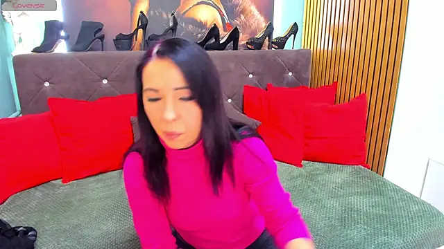 LauraSin online show from 17, 2, 2026