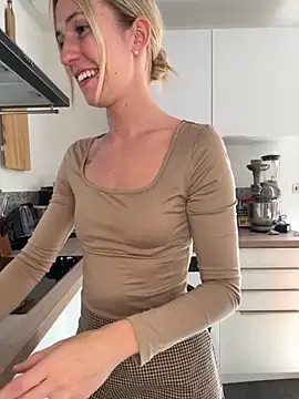 lola tentatiion online show from 27, 9, 2025