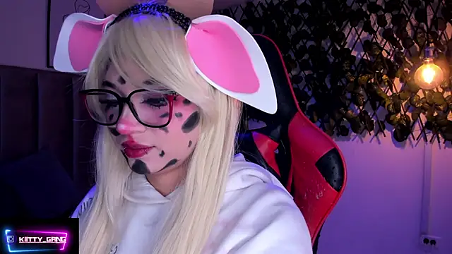 Snapshot of Kitty_Gang chatting on 31, 10, 2025 Kitty Gang online show from 31, 10, 2025