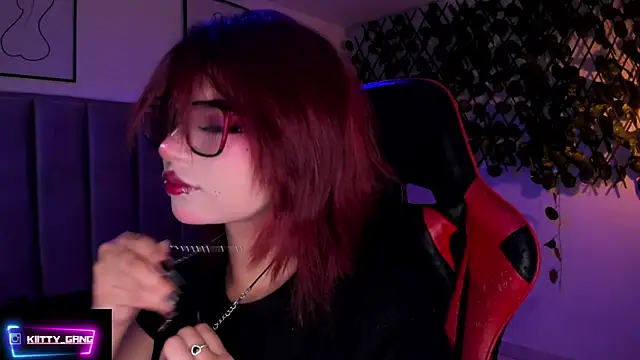 Snapshot of Kitty_Gang chatting on 8, 11, 2025 Kitty Gang online show from 8, 11, 2025