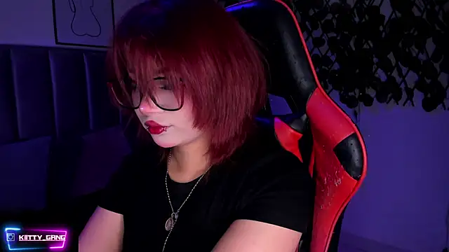 Snapshot of Kitty_Gang chatting on 14, 11, 2025 Kitty Gang online show from 14, 11, 2025