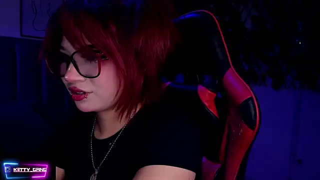 Snapshot of Kitty_Gang chatting on 15, 11, 2025 Kitty Gang online show from 15, 11, 2025