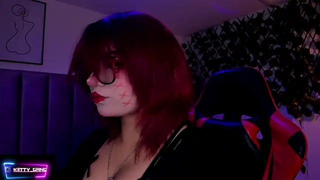 Snapshot of Kitty_Gang chatting on 18, 11, 2025 Kitty Gang online show from 18, 11, 2025