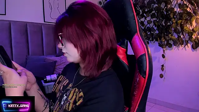 Snapshot of Kitty_Gang chatting on 20, 11, 2025 Kitty Gang online show from 20, 11, 2025