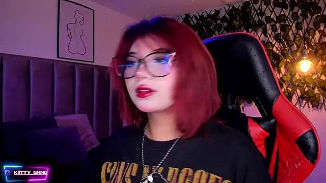 Snapshot of Kitty_Gang chatting on 25, 11, 2025 Kitty Gang online show from 25, 11, 2025