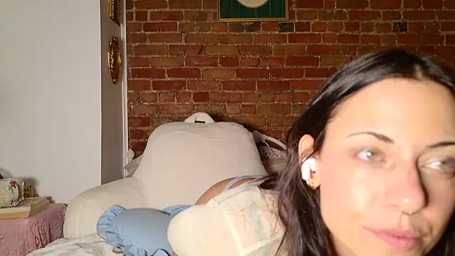 Snapshot of MaeDaybaby chatting on 27, 10, 2025 MaeDaybaby online show from 27, 10, 2025