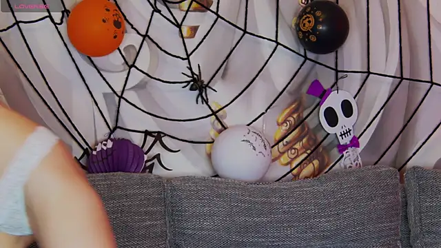 Snapshot of hailey_peach chatting on 30, 10, 2025 hailey peach online show from 30, 10, 2025