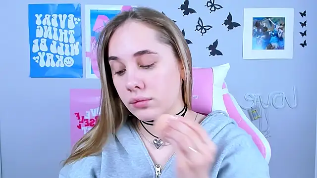 MiaMilas online show from 6, 1, 2025