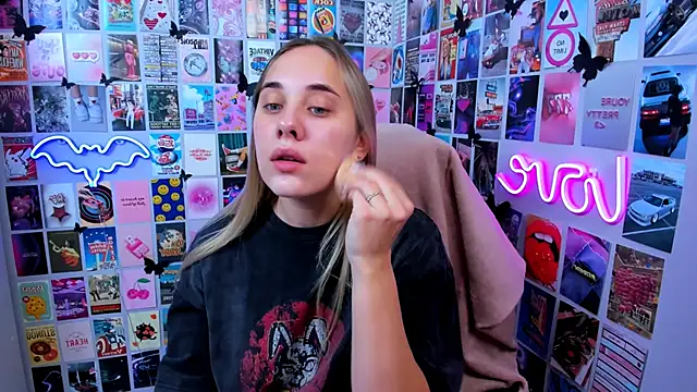 MiaMilas online show from 7, 10, 2025