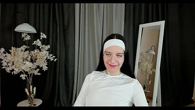 Snapshot of helentasty chatting on 2, 2, 2025 helentasty online show from 2, 2, 2025